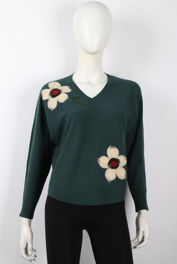 FLOWER DESIGN SWEATER (available in 2 colors)