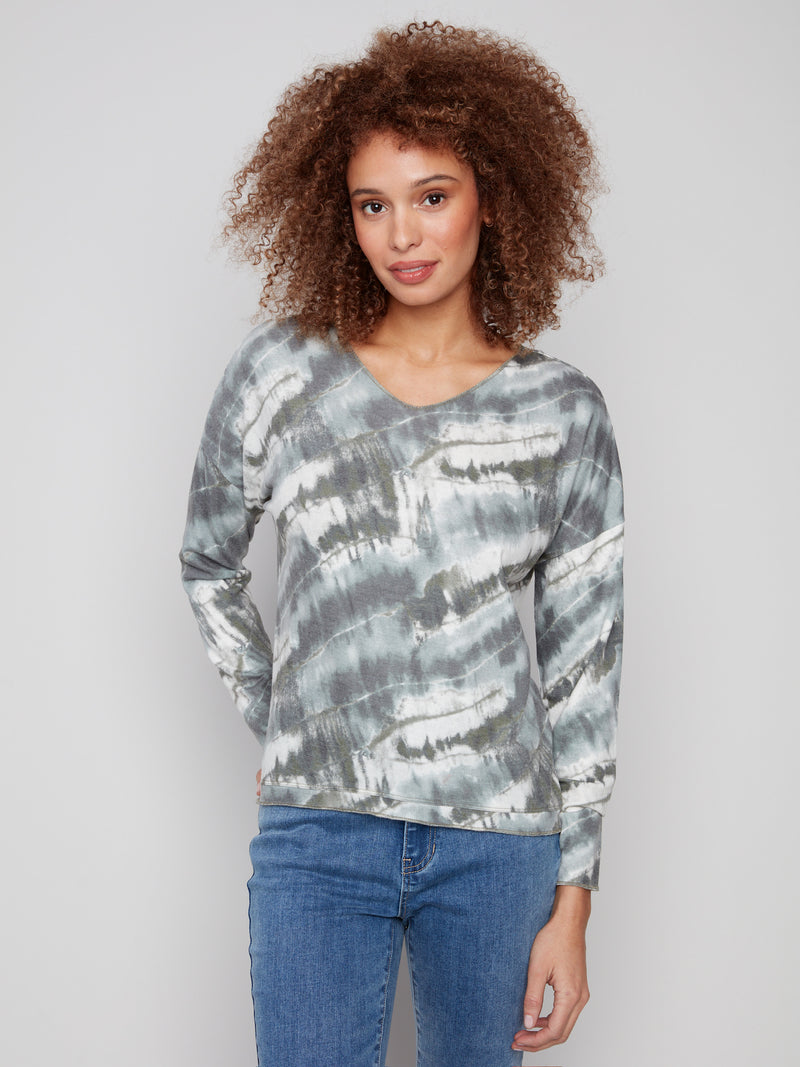 LONG SLEEVE V NECK TOP