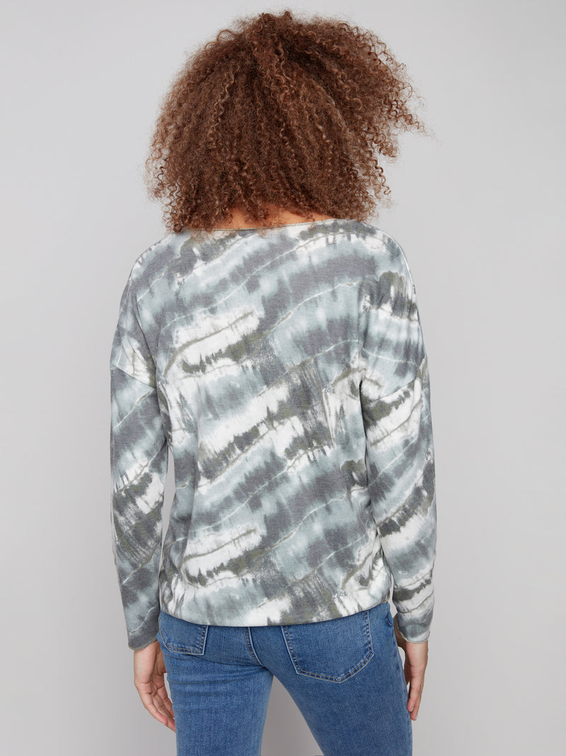 LONG SLEEVE V NECK TOP