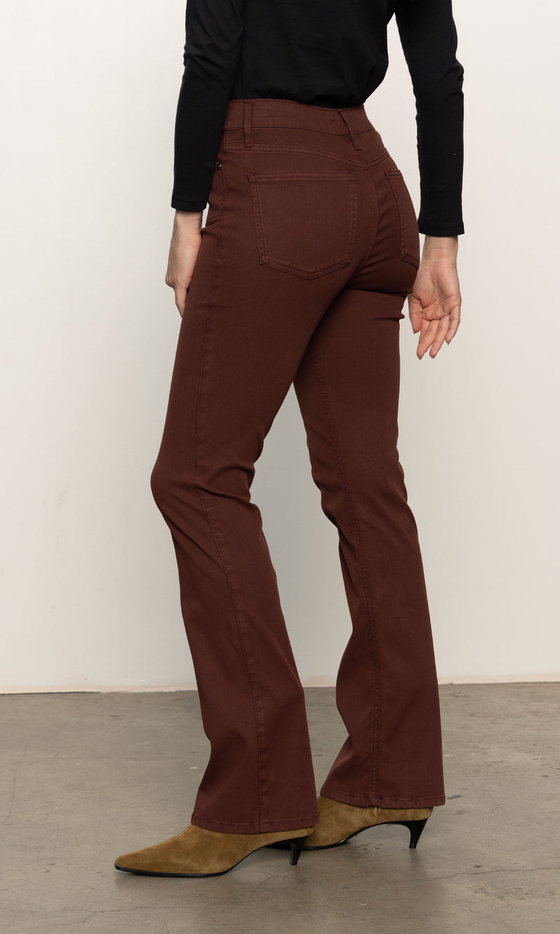 SCULPTED BLOUSE BROOKE BOOTCUT