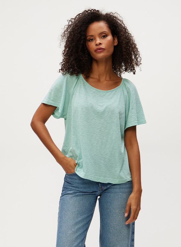 IVY FLUTTER SLEEVE TOP
