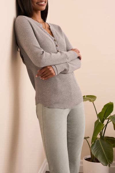 LONG SLEEVE HENLEY TOP (available in 2colors)