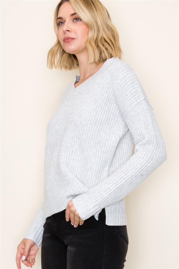 CHUNKY YARN V NECK SWEATER