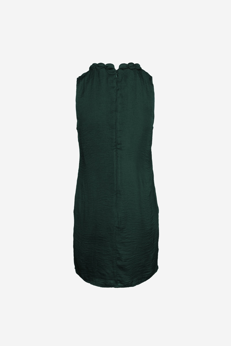 SHORT SHIFT DRESS WITH NECK ACCENT
