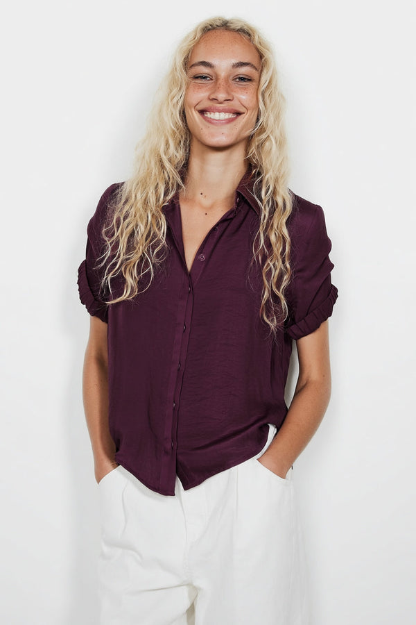 PIN TUCK SLEEVE BLOUSE