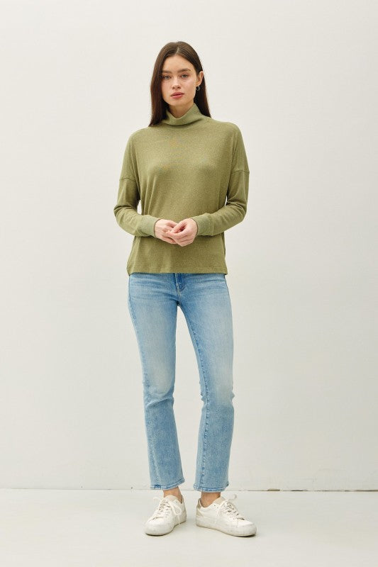 TURTLE NECK SWEATER (available in 2 colors)
