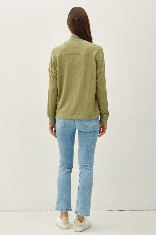 TURTLE NECK SWEATER (available in 2 colors)