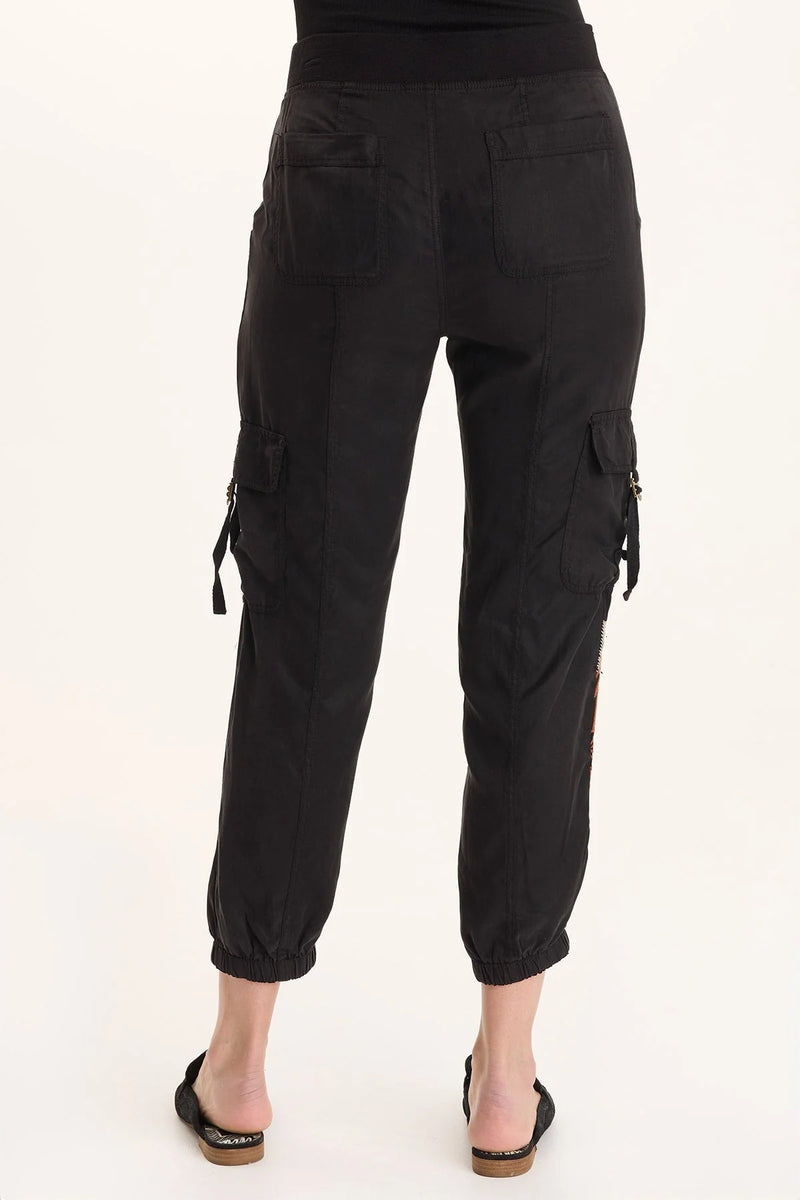DARRI EMBROIDERED JOGGER