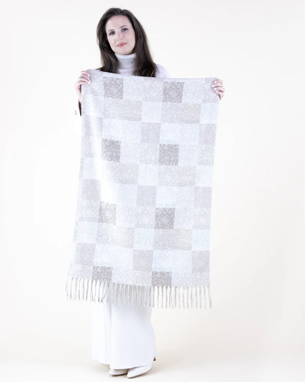 MONOCHROMATIC SQUARE SCARF (available in 2colors)