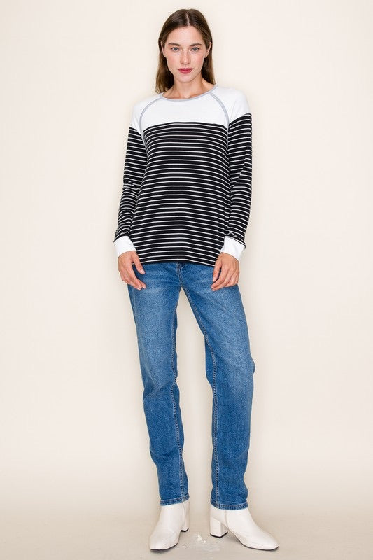 STRIPE CREW NECK SWEATER