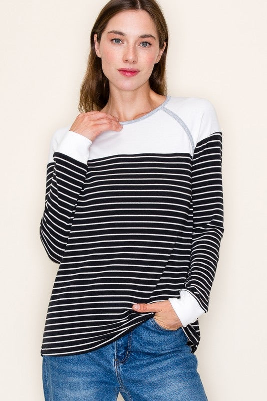 STRIPE CREW NECK SWEATER