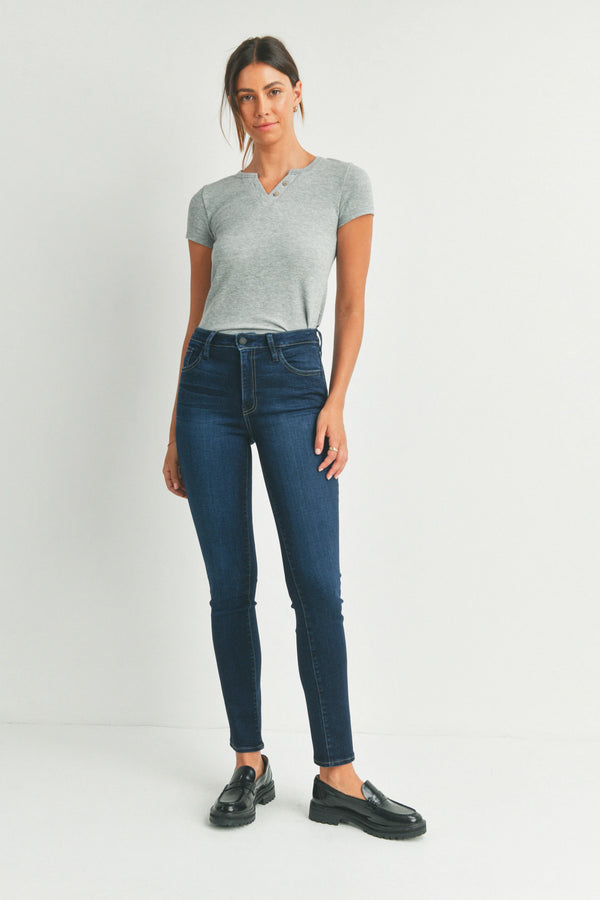 SUPER SOFT STRAIGHT JEANS