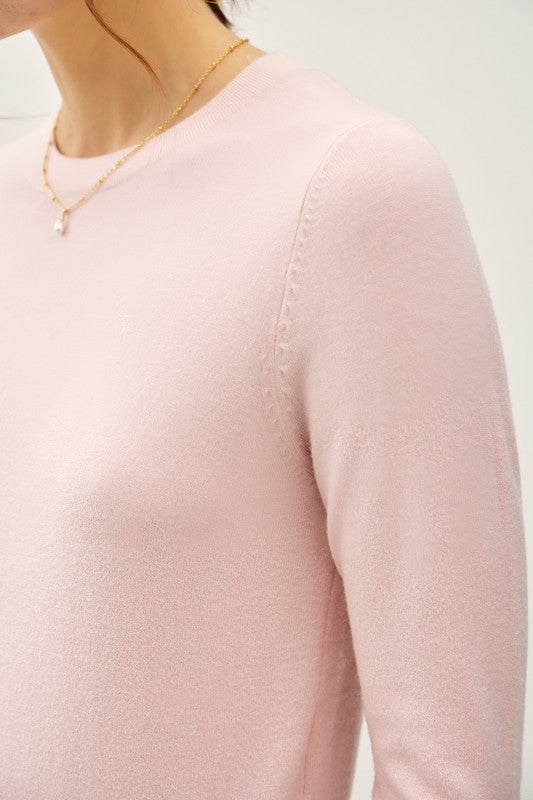 ROUND NECK CLASSIC SWEATER (available in more colors)