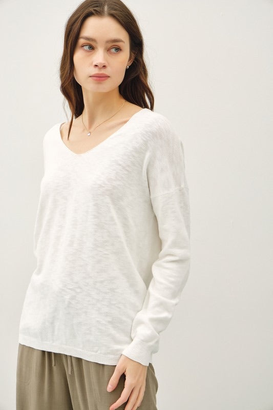 LIGHTWEIGHT V NECK LONG SLEEVE SLUB TOP (available in 2 colors)