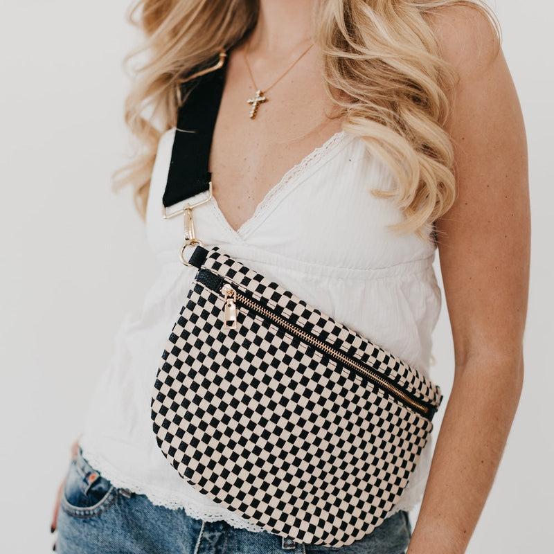 WOVEN CHECKERED CROSSBODY (available in more colors)